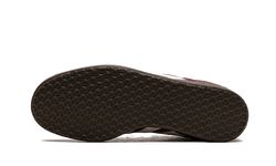 gazelle-maroon-chalk-white-aplug-pl