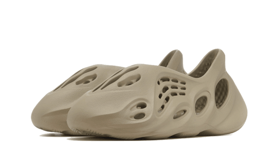 yeezy-foam-rnnr-stone-salt-aplug-pl