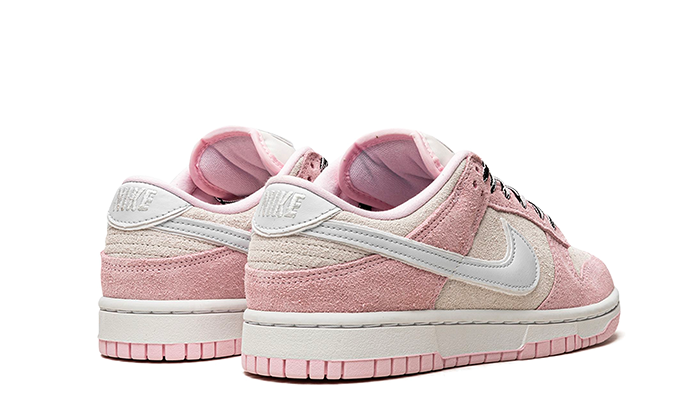 dunk-low-lx-pink-foam-runstock
