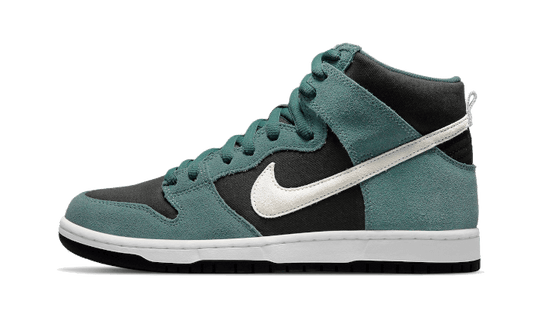 nike-sb-dunk-high-green-suede-aplug-pl