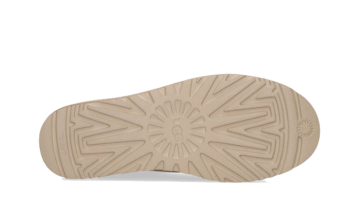 classic-ultra-mini-boot-sand-aplug-pl