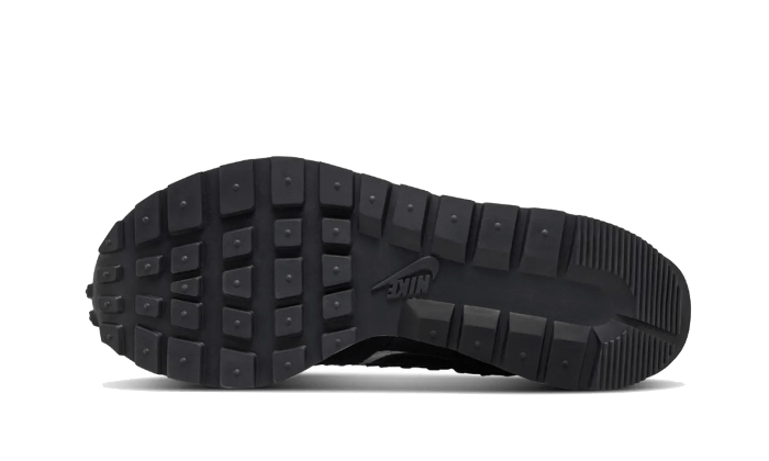 vaporwaffle-sacai-jean-paul-gaultier-black-white-aplug-pl