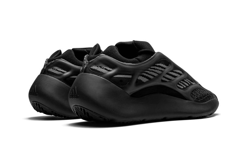 yeezy-700-v3-alvah-aplug-pl