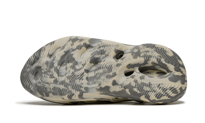 yeezy-foam-rnnr-mxt-moon-gray-aplug-pl