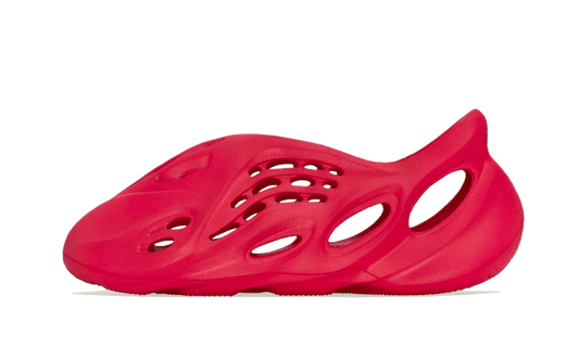 yeezy-foam-rnnr-vermillion-aplug-pl