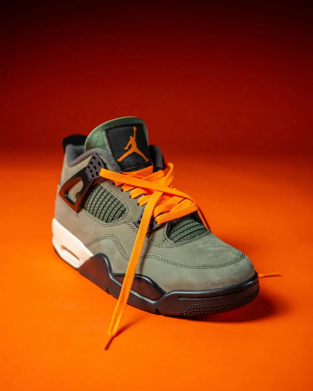 Undefeated x Air Jordan 4 "Olive" – powrót jednej z najbardziej kultowych kolaboracj