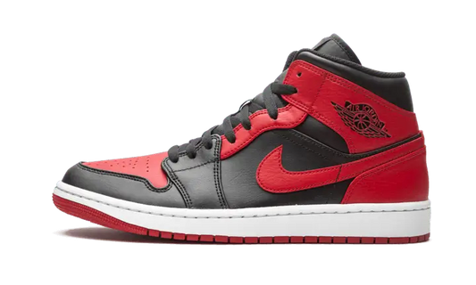Air Jordan 1 Mid zakázaný (2020)