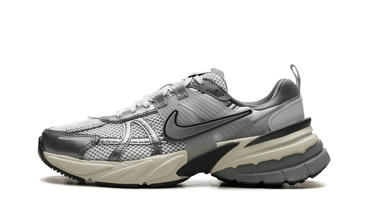 Nike Nike V2K Run Pure Platinum Wolf Grey (Women's)