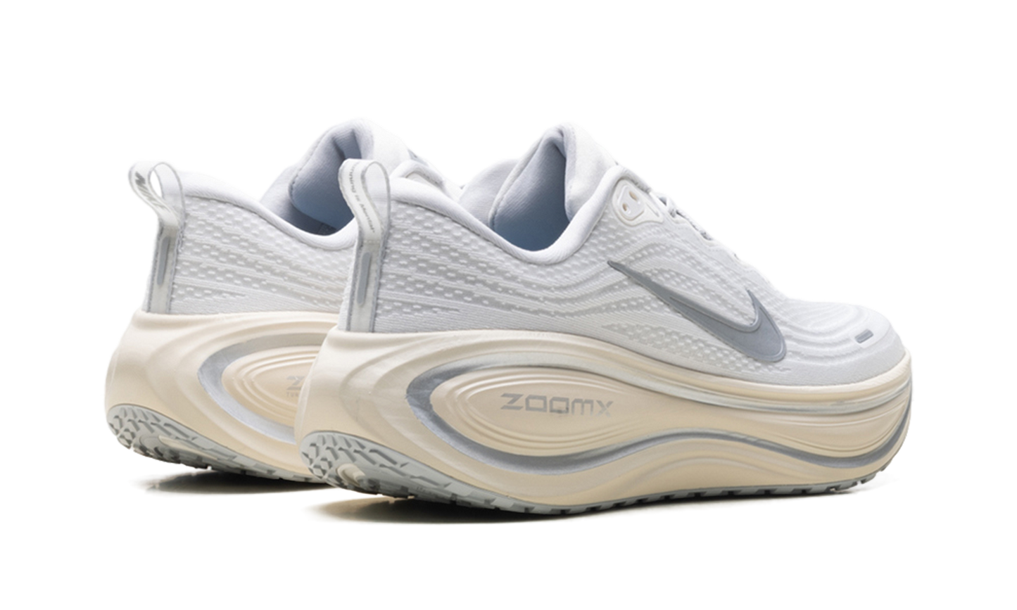 Nike Vomero Plus Running is Mental