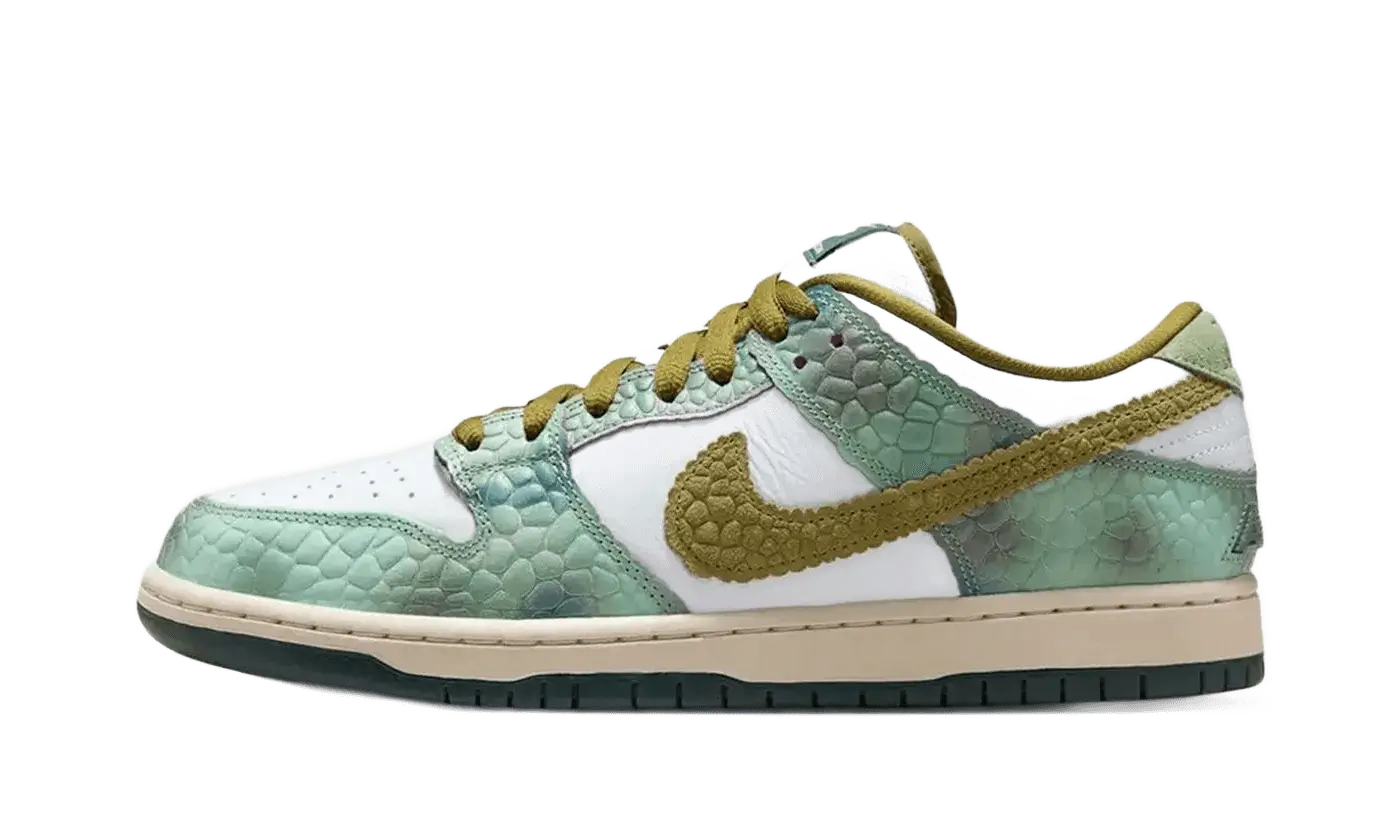 Alexis Sablone x Nike SB Dunk Low "Chameleon"