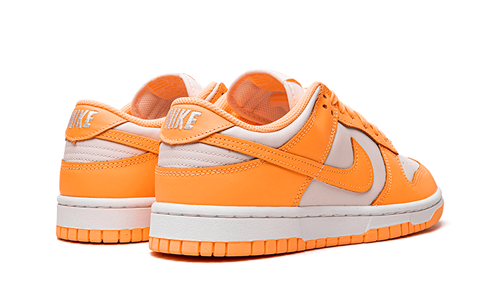 dunk-low-peach-cream-runstock