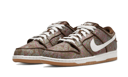 sb-dunk-low-paisley-brown-runstock