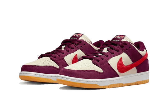 sb-dunk-low-skate-like-a-girl-bordeaux-aplug-pl