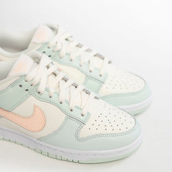 dunk-low-barely-green-aplug-pl