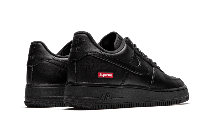 air-force-1-low-black-supreme-runstock