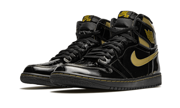 air-jordan-1-high-black-metallic-gold-aplug-pl