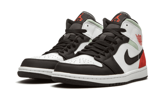 air-jordan-1-mid-se-union-black-toe-runstock