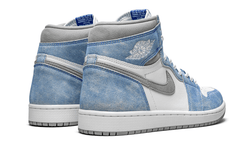 air-jordan-1-retro-high-og-hyper-royal-runstock