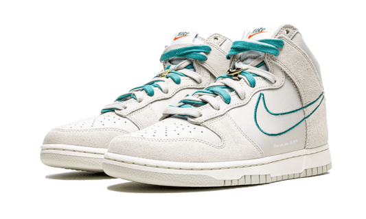 dunk-high-first-use-light-bone-green-noise-aplug-pl