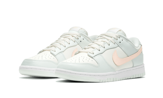 dunk-low-barely-green-aplug-pl