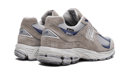 2002r-gore-tex-light-grey-aplug-pl