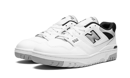 550-white-concrete-black-aplug-pl