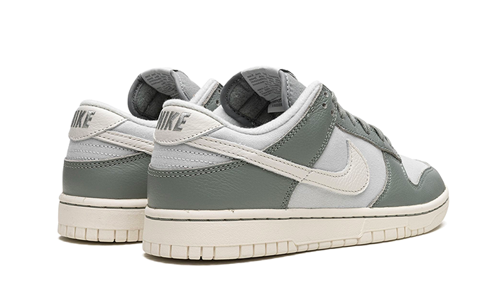 dunk-low-mica-green-aplug-pl