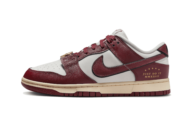 dunk-low-se-sail-team-red-runstock