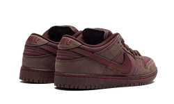 Nike SB Dunk Low City Of Love Burgundy Crush - FN0619-600