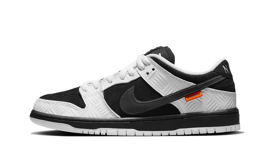 sb-dunk-low-tightbooth-aplug-pl