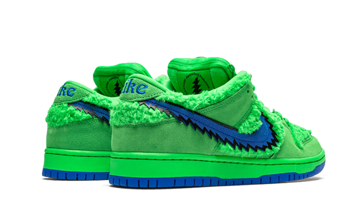 sb-dunk-low-grateful-dead-bears-green-aplug-pl