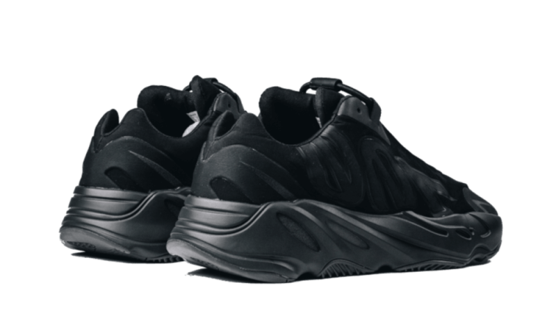 yeezy-700-mnvn-triple-black-aplug-pl