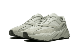 yeezy-700-salt-runstock