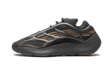 Yeezy 700 V3 Clay Brown - Aplug