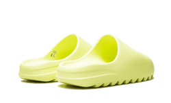 yeezy-slide-glow-green-runstock